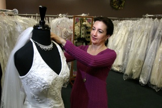 Poulsbo's American Rose Bridal gets new ...