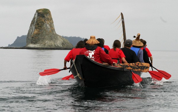 The Port Gamble S’Klallam canoe Noo Kayet nears Neah Bay during the 2010 Paddle to Makah.