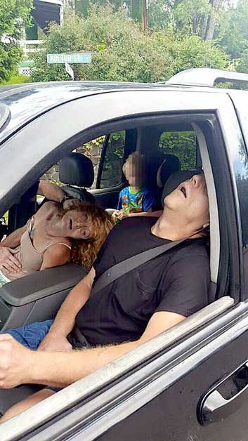 A woman photographed with her boyfriend slumped in a vehicle after overdosing on heroin as her 4-year-old grandson sat in the backseat has pleaded no contest to a child endangering charge in southeast Ohio.