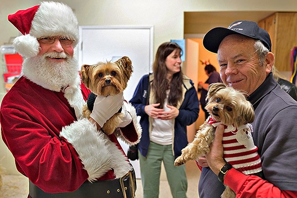 Santa visited the Kitsap Humane Shelter last weekend. KHS offers photos with Santa annually for “four-pawed children.”