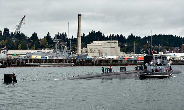 The Los Angeles-class fast-attack submarine USS Albuquerque (SSN 706) arrives at Puget Sound Naval Shipyard and Intermediate Maintenance Facility Oct. 28 to commence its inactivation process. Albuquerque deployed 19 times