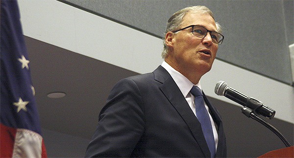 Governor Jay Inslee speaks to members of the Bremerton Chamber of Commerce during an Oct. 21 luncheon.