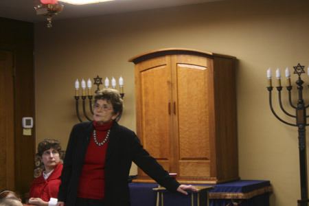 Marga Steinhardt Griesbach tells her story of surviving the Holocaust at Bremerton's congregation Beth Hatikvah on Sunday. On left
