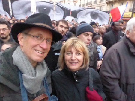 Hugh Nelson and Brenda Prowse ... former Poulsbo residents live in Paris.