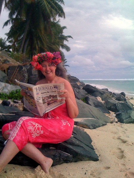 Jeanne Meier of Poulsbo takes the North Kitsap Herald to Rarotonga.