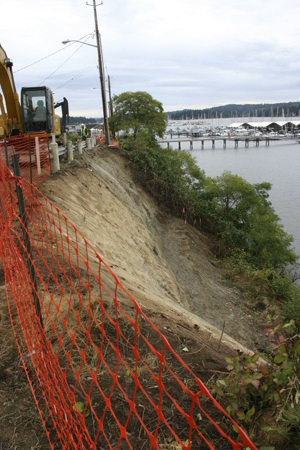The Fjord Drive slope is currently being stabilized in the final stage of construction.