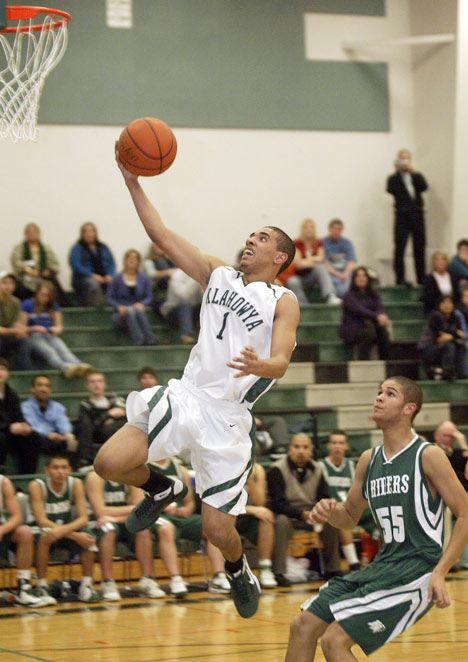 Klahowya’s Andre Moore soars for a basket against Port Angeles Tuesday. The Eagles won the game 68-53