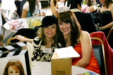 Miss Poulsbo Alex Duchemin and Little Sister Molly Lemmon