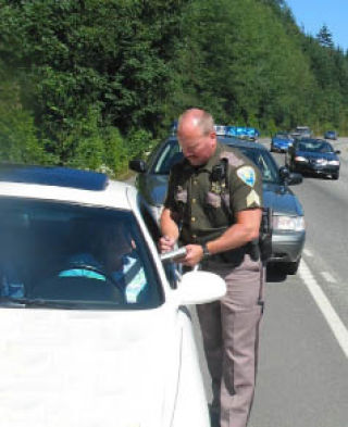 Kitsap law enforcement hope to shine more light on ‘Move Over Act’