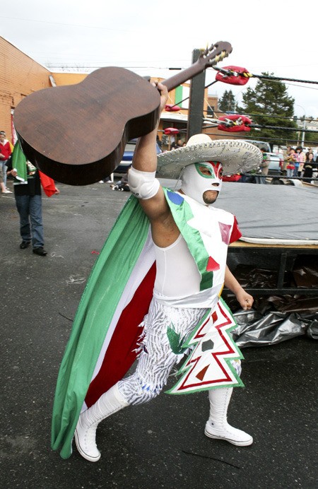 Behind the mask — lucha libre wrestlers tap into Bremerton | Kitsap Daily  News