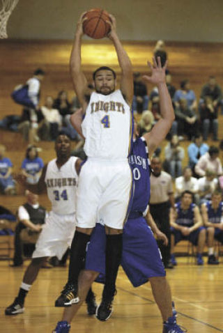 (Left) Bremerton’s Josh Koets