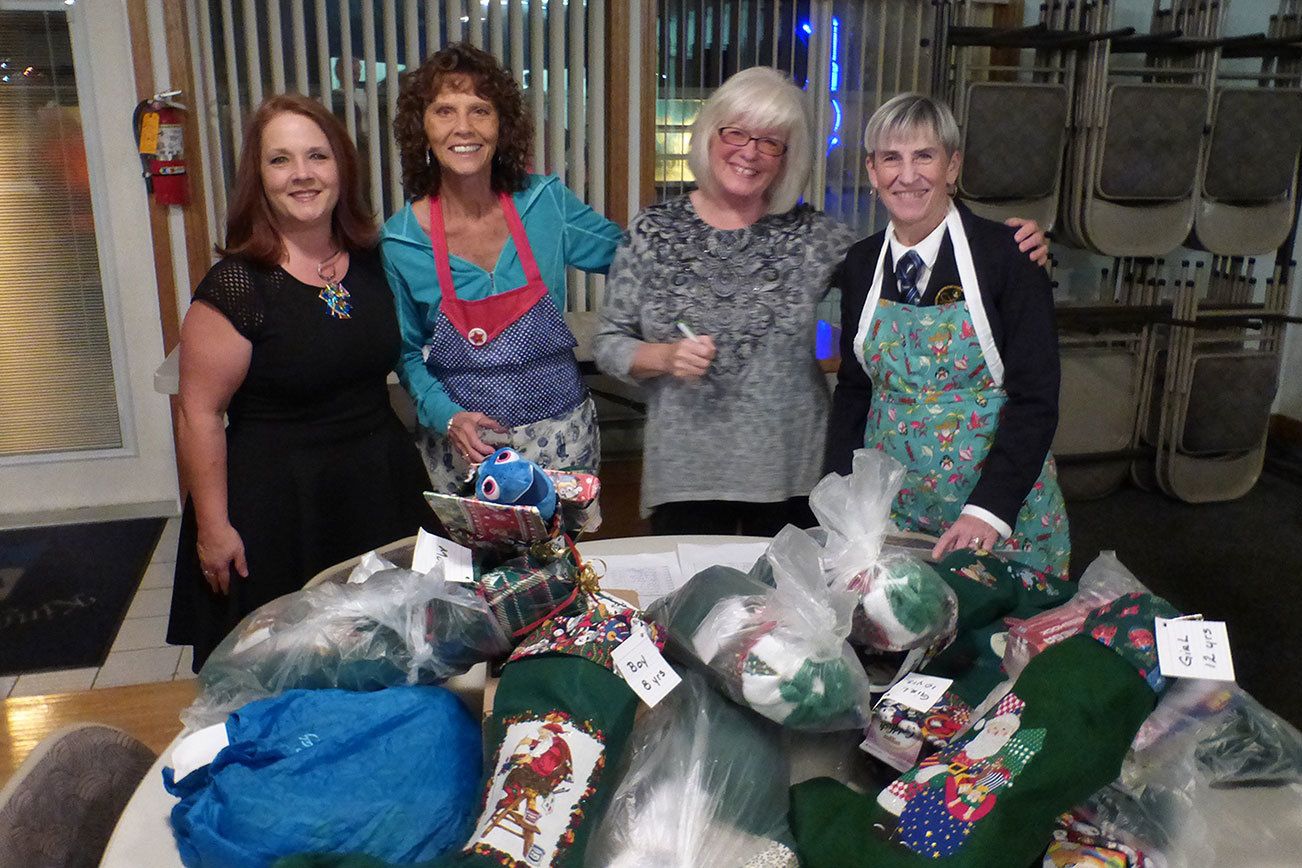 Kingston Cove Yacht Club spreads holiday cheer to Kingston Food Bank | Holiday Hearts