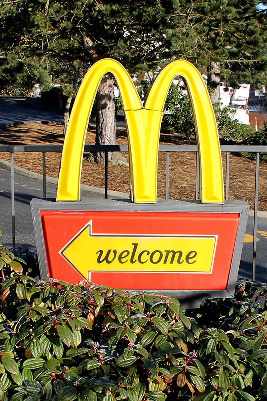 Burglar escapes from Poulsbo McDonald’s with undisclosed amount of money