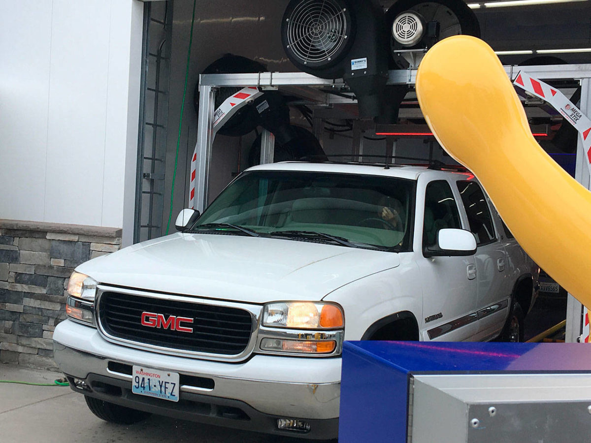 Brown Bear Car Wash celebrates 60th anniversary with free “Beary Clean” car washes Kitsap
