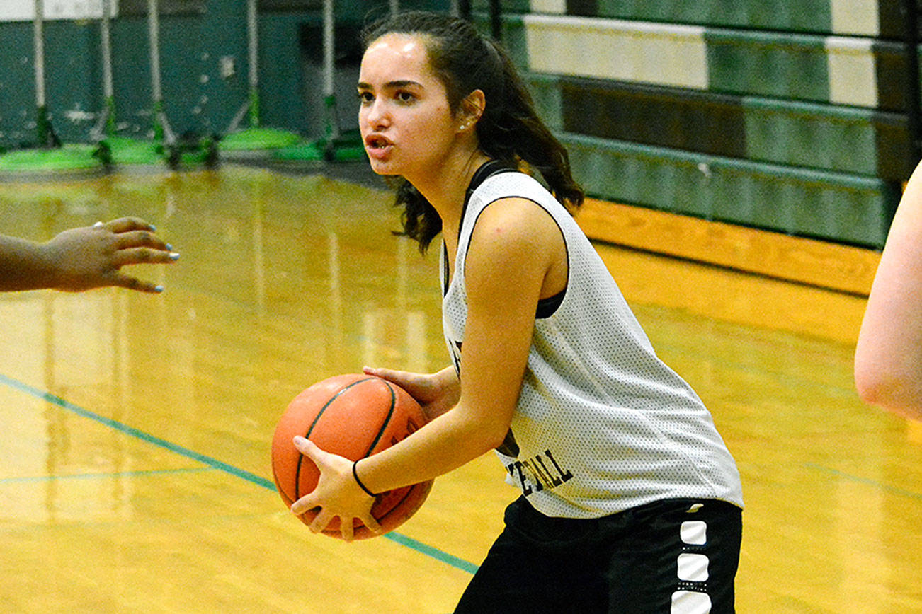 Klahowya sophomore Maile Lueck runs the offense during practice on Nov. 27. (Mark Krulish/Kitsap News Group)