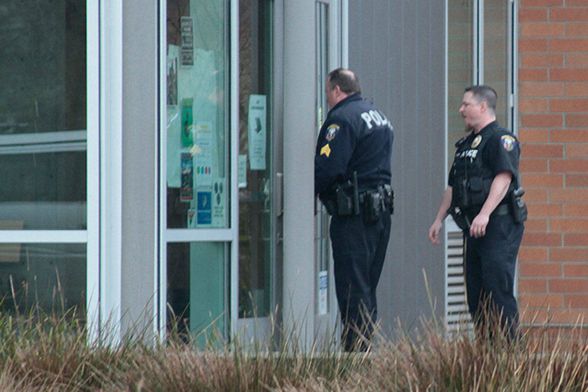 UPDATE | Police apprehend lurker from high school lockdown