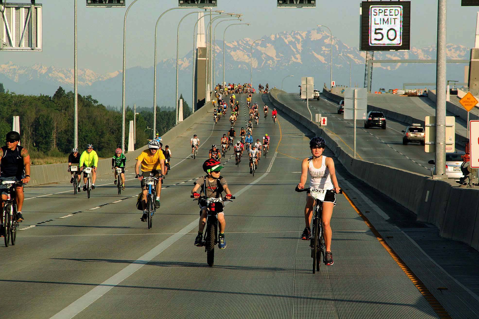 Riders on the 520 Bridge during a previous Emerald City Ride. Photo courtesy of Cascade Bicycle Club
