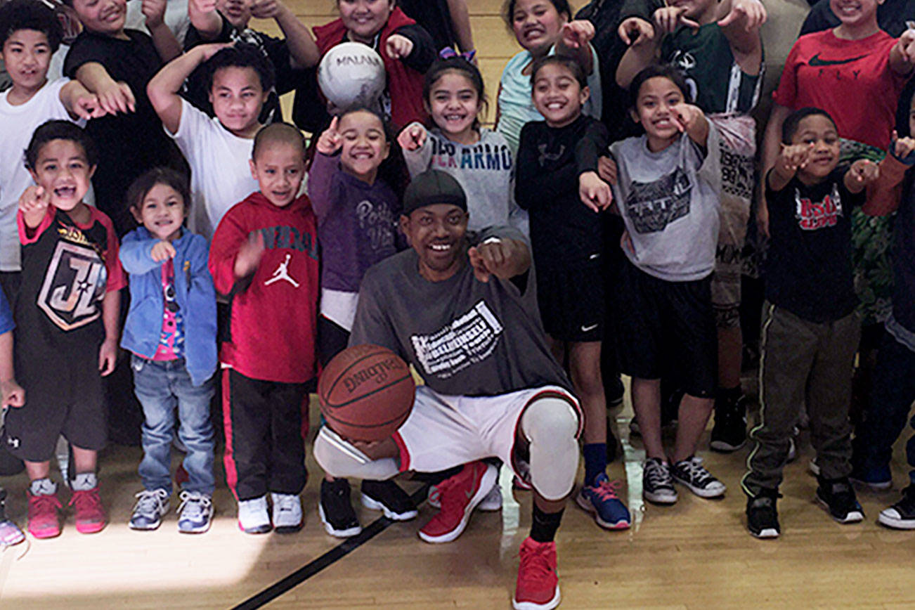 Professional athlete to hold summer basketball camp