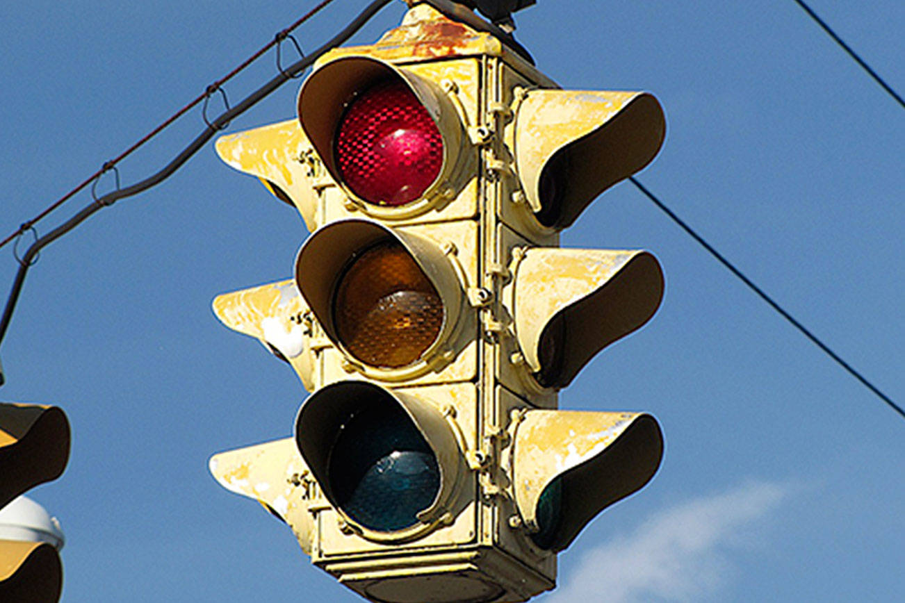 Tremont-South Kitsap intersection has new signal
