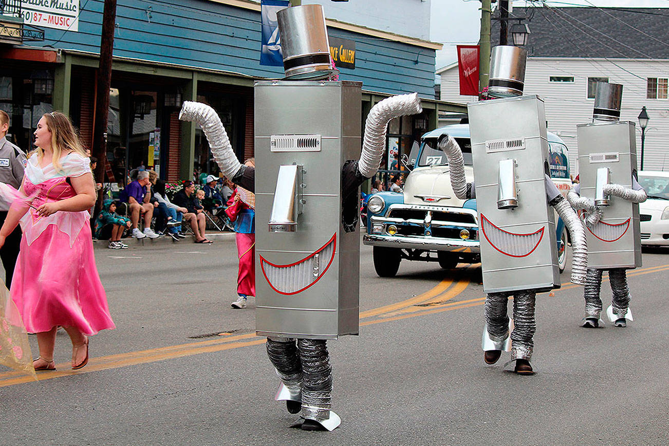 Sprinkles hold off from dampening Fathoms Parade