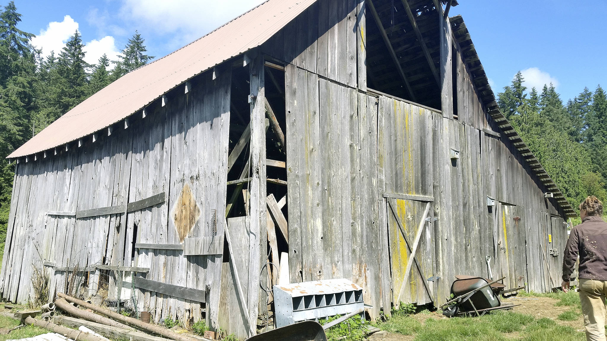 An old barn at Smithshyre Farms. (Tyler Shuey/Kitsap News Group)