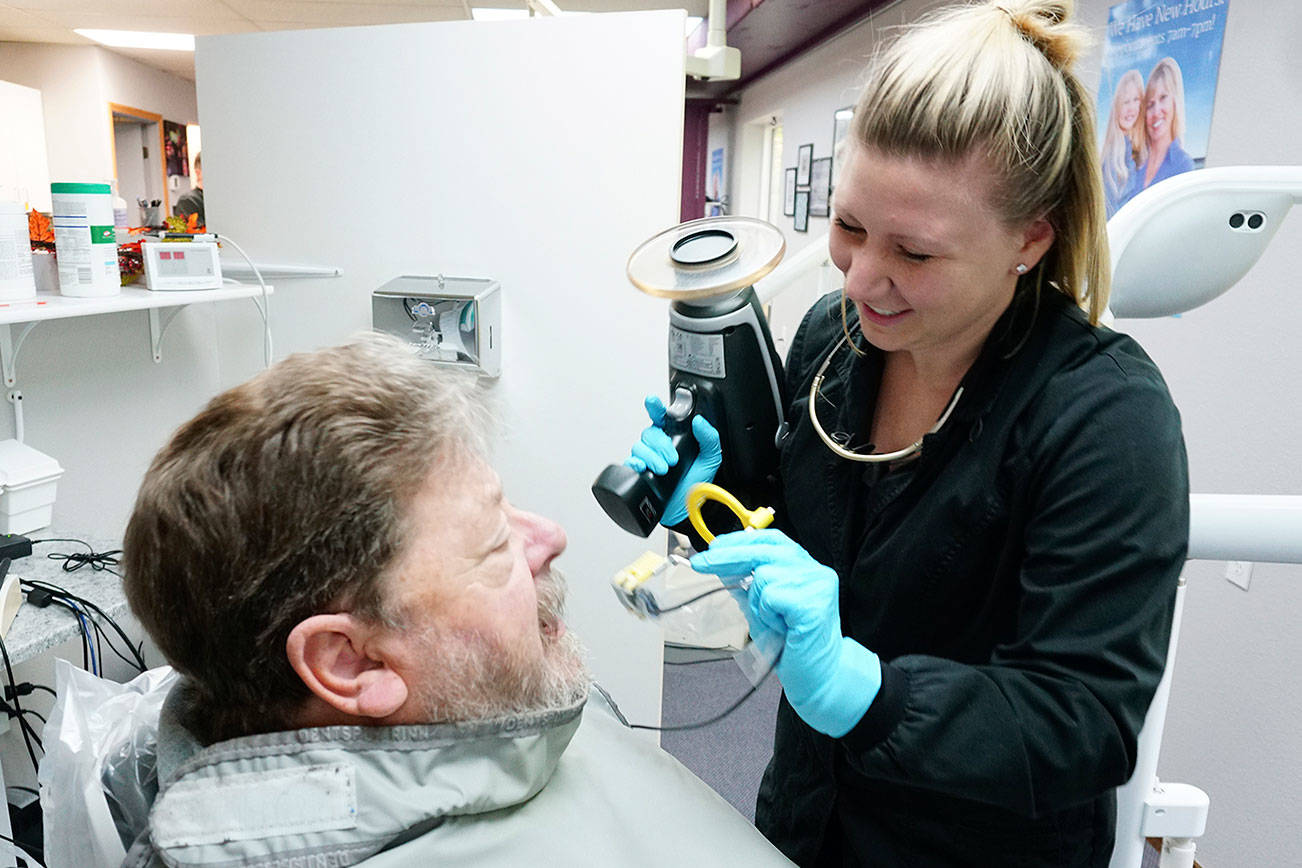 Dentist helps out vets in need