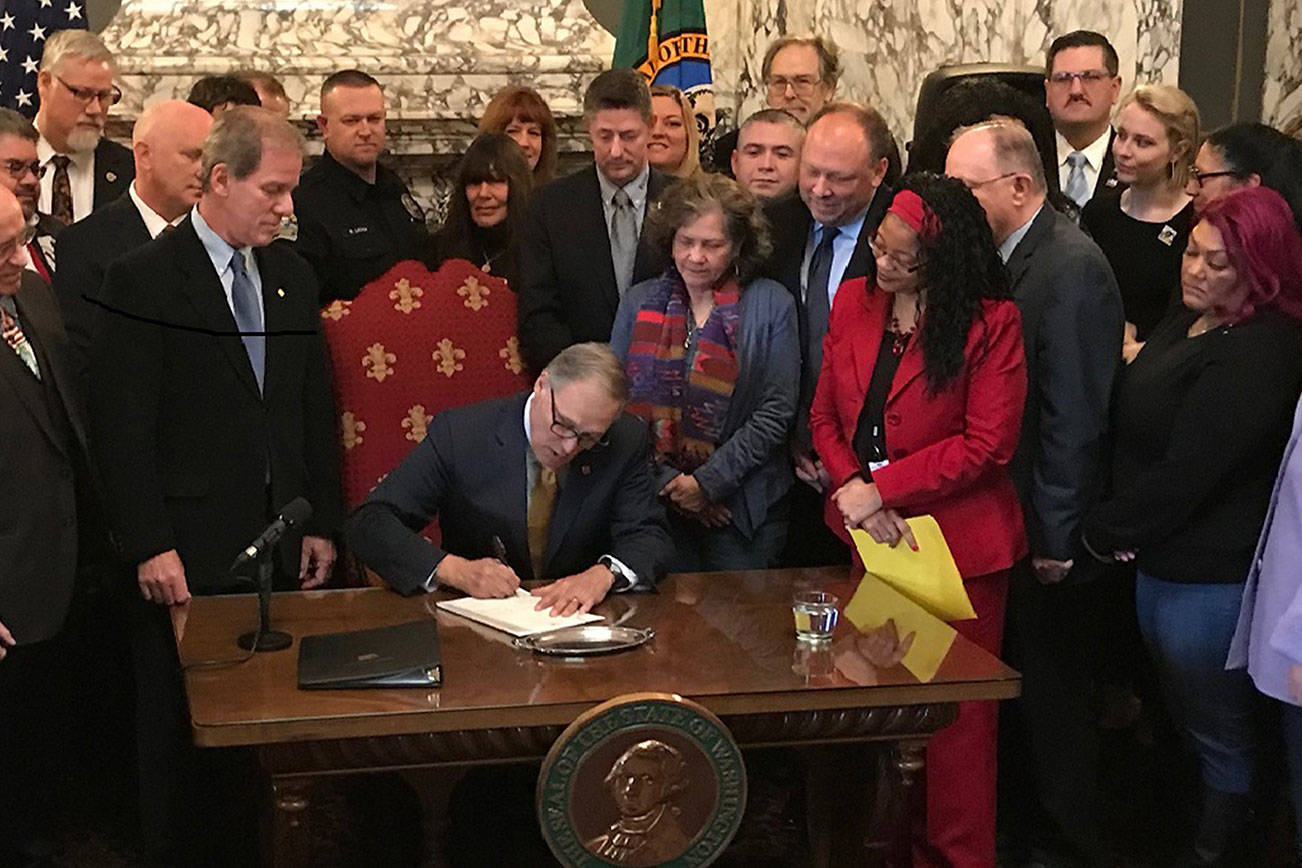 Gov. Inslee signs off on first law of 2019