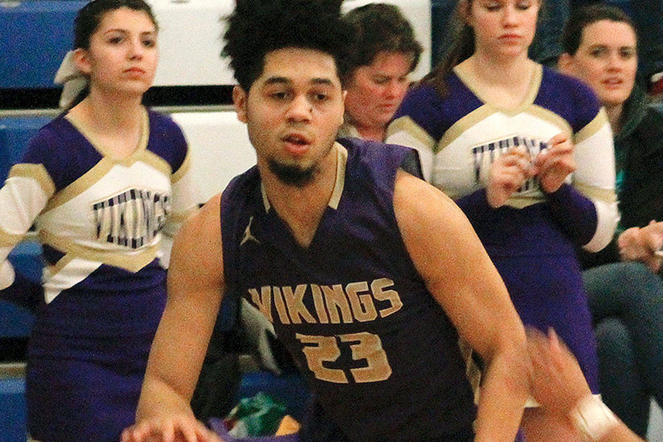 Shaa Humphrey scored 15 points in North Kitsap’s win over Renton, including a 5 for 6 performance from the free throw line in the final two minutes of the game. (Mark Krulish/Kitsap News Group)