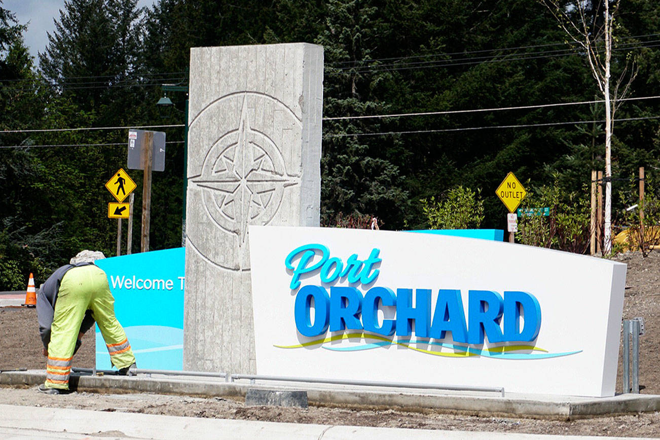 Port Orchard’s wayfaring welcome sign debuts