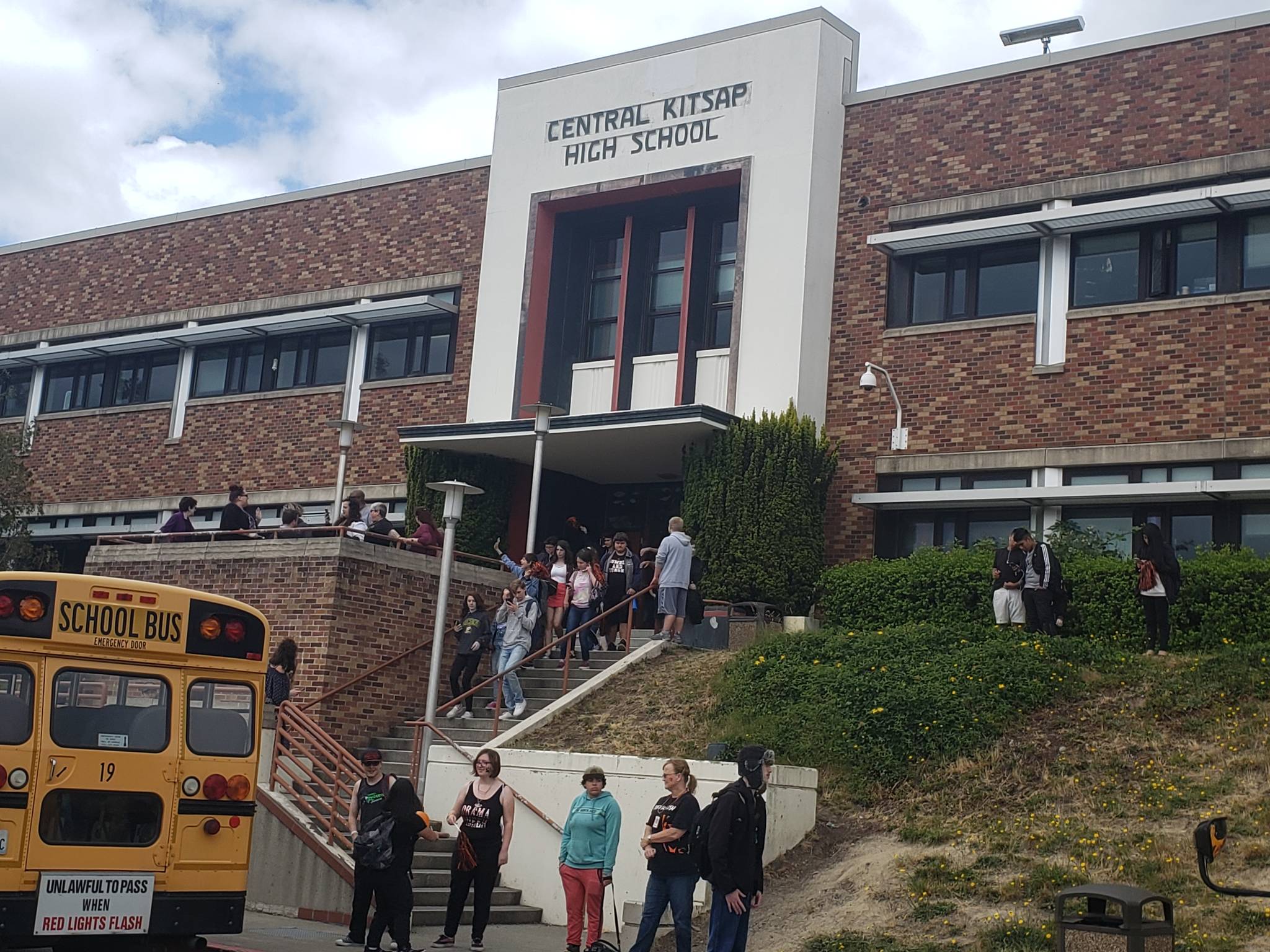 Community celebrates the last day of Central Kitsap High School