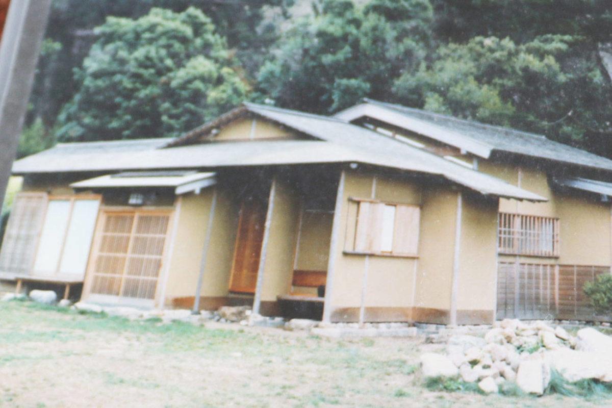 Seabeck man uses traditional Japanese wood joinery to build furniture