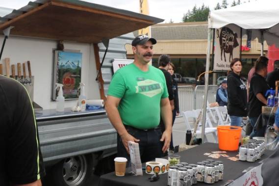 Hundreds turn out for Poulsbrew