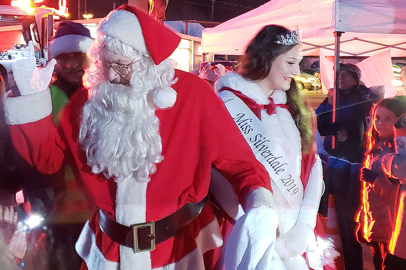 Silverdale tree lighting kicks off Christmas season in Central Kitsap