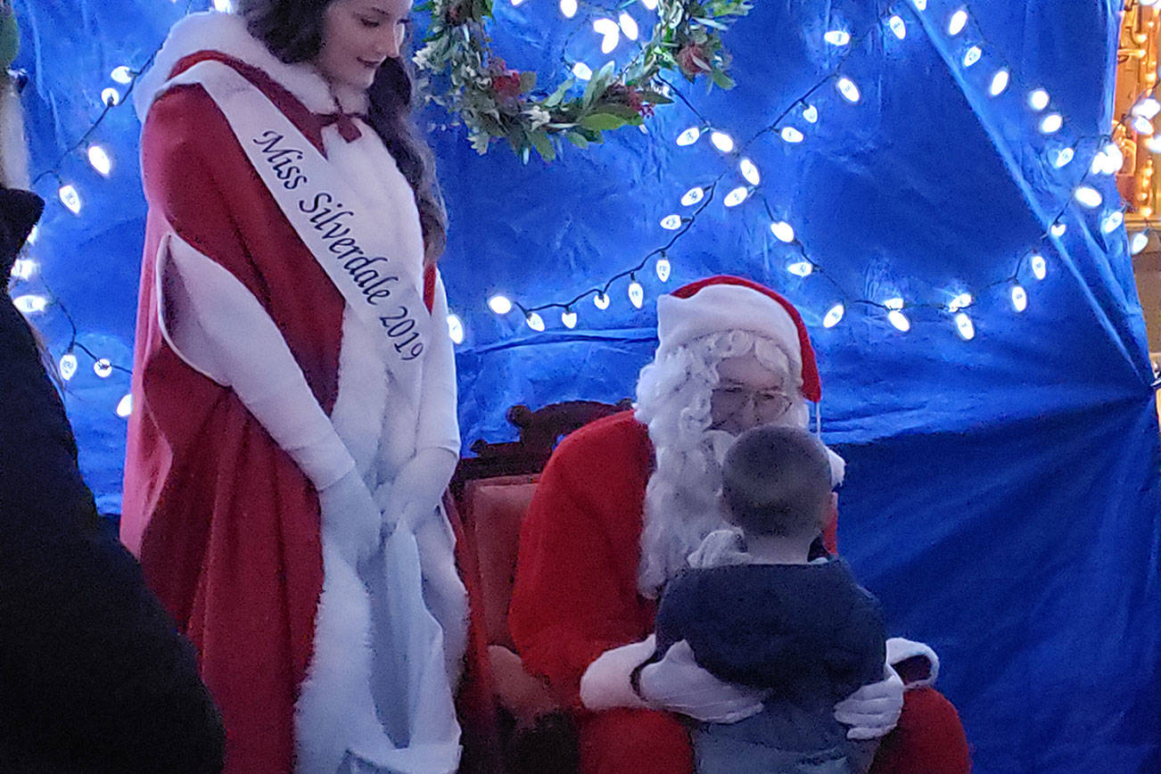 Silverdale tree lighting kicks off Christmas season in Central Kitsap