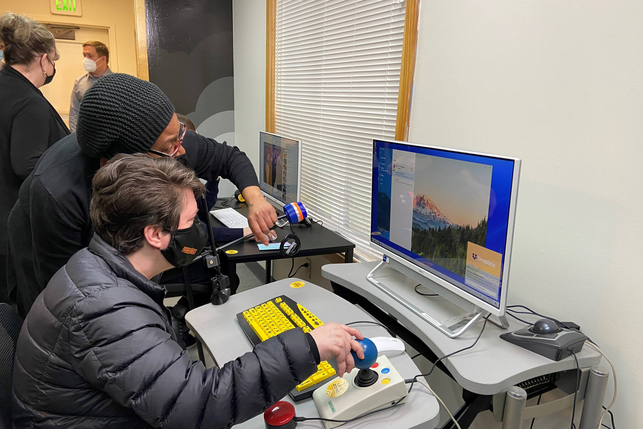 To help provide technology access to people of all abilities in Kitsap County, Easterseals Washington partnered with Comcast to open a Lift Zone Lab: Community Learning Space at the Gateway Adult Services facility in Bremerton.