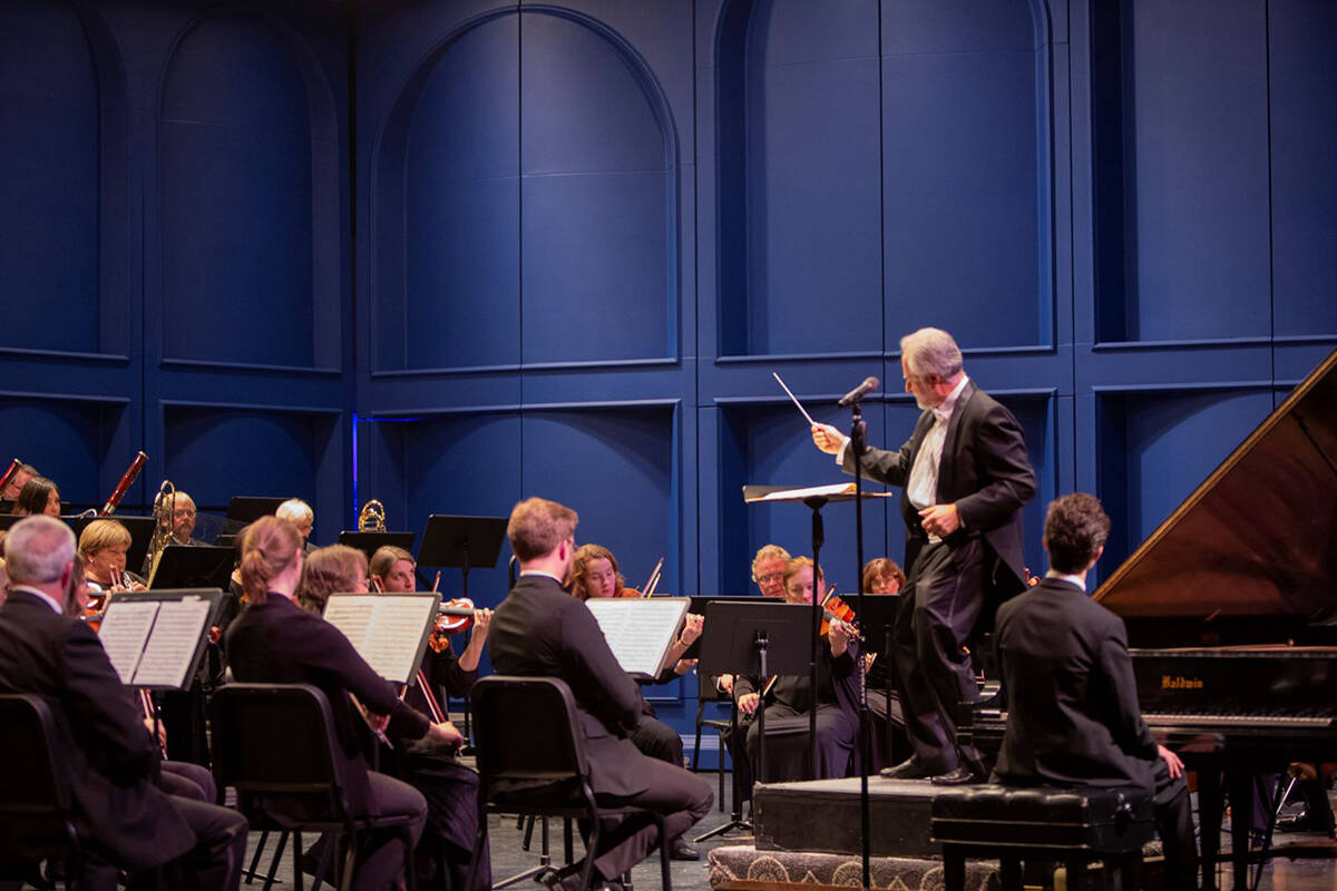 Bremerton WestSound Symphony Music Director Alan Futterman conducts Beethoven in 2019. For a limited time only, all symphony concerts are free!