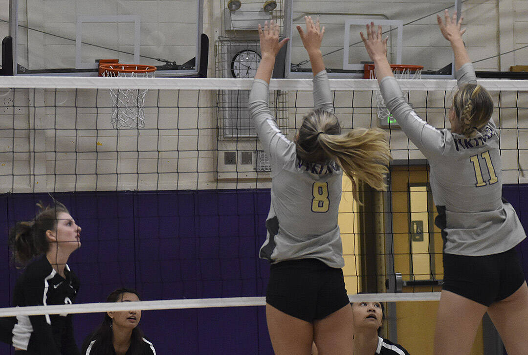 Iliana Brockett and Maddie Pryde shine as North Kitsap defeats Central Kitsap 3-1. Nicholas Zeller-Singh/Kitsap News Group Photos