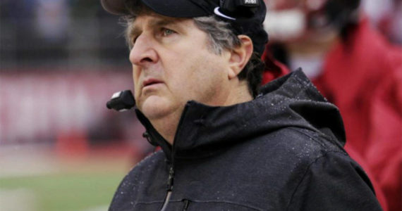 Mike Leach coaching at WSU. Daily Evergreen Courtesy Photos