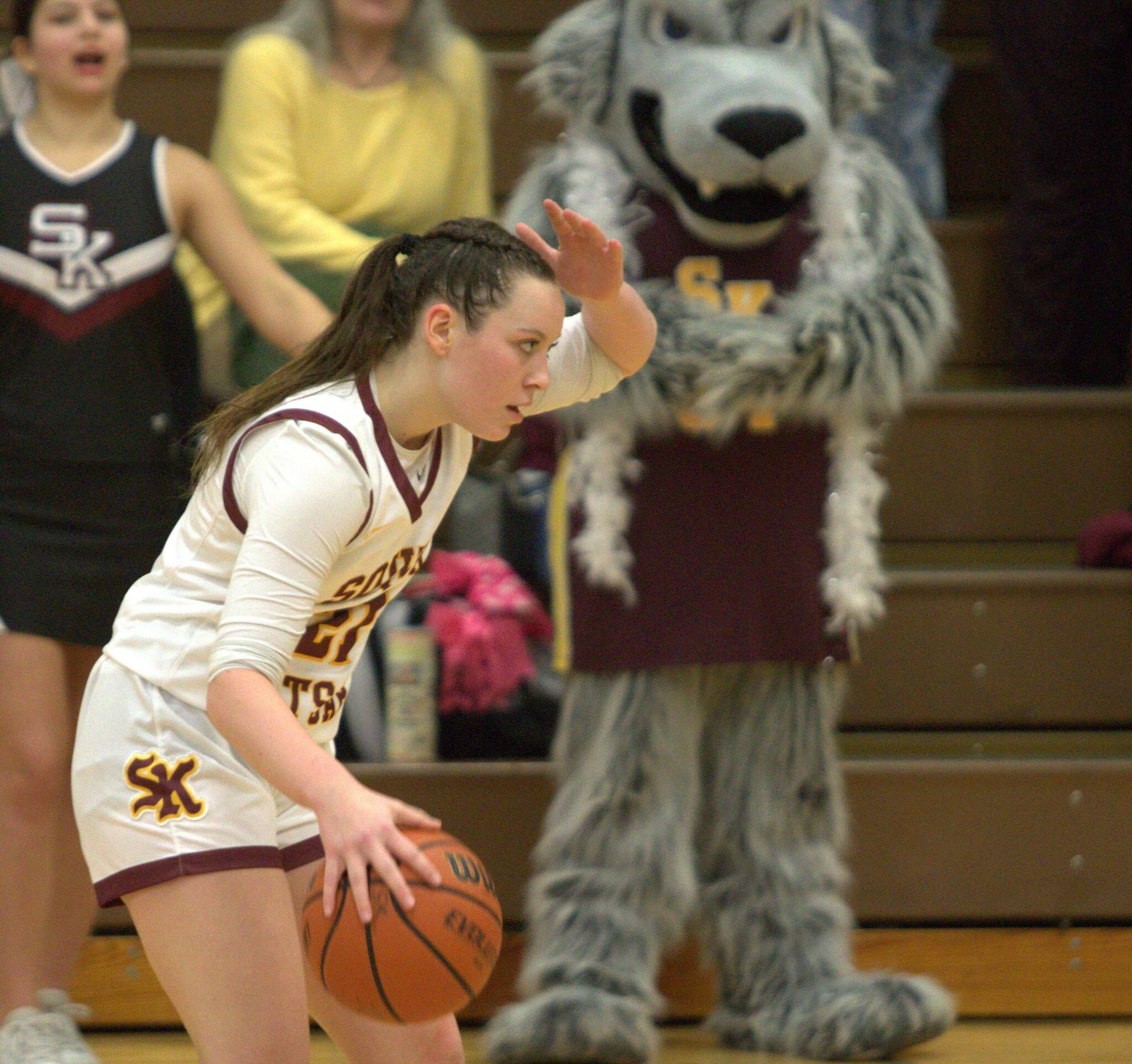 Senior Aly Loudermilk commands the offense during a first-half possession. Elisha Meyer/Kitsap News Group Photos