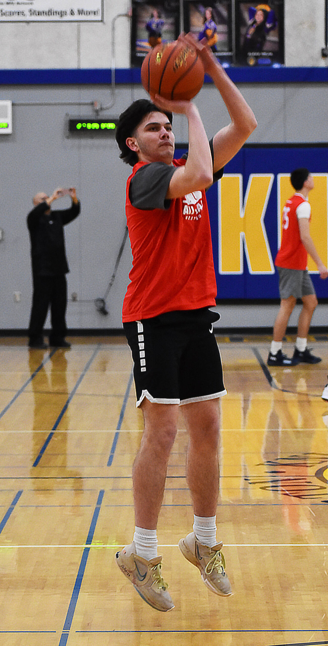 Kingston’s Dakota Standley shoots lights out for Team Puget Sound. Nicholas Zeller-Singh/Kitsap News Group Photos