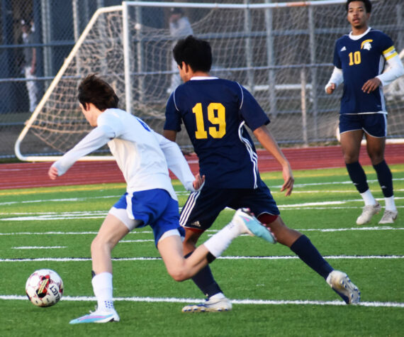 Bainbridge’s Carlos Field-Bennett fills the stat sheet with a goal and an assist in a 3-1 victory over Bremerton. Nicholas Zeller-Singh/Kitsap News Group Photos