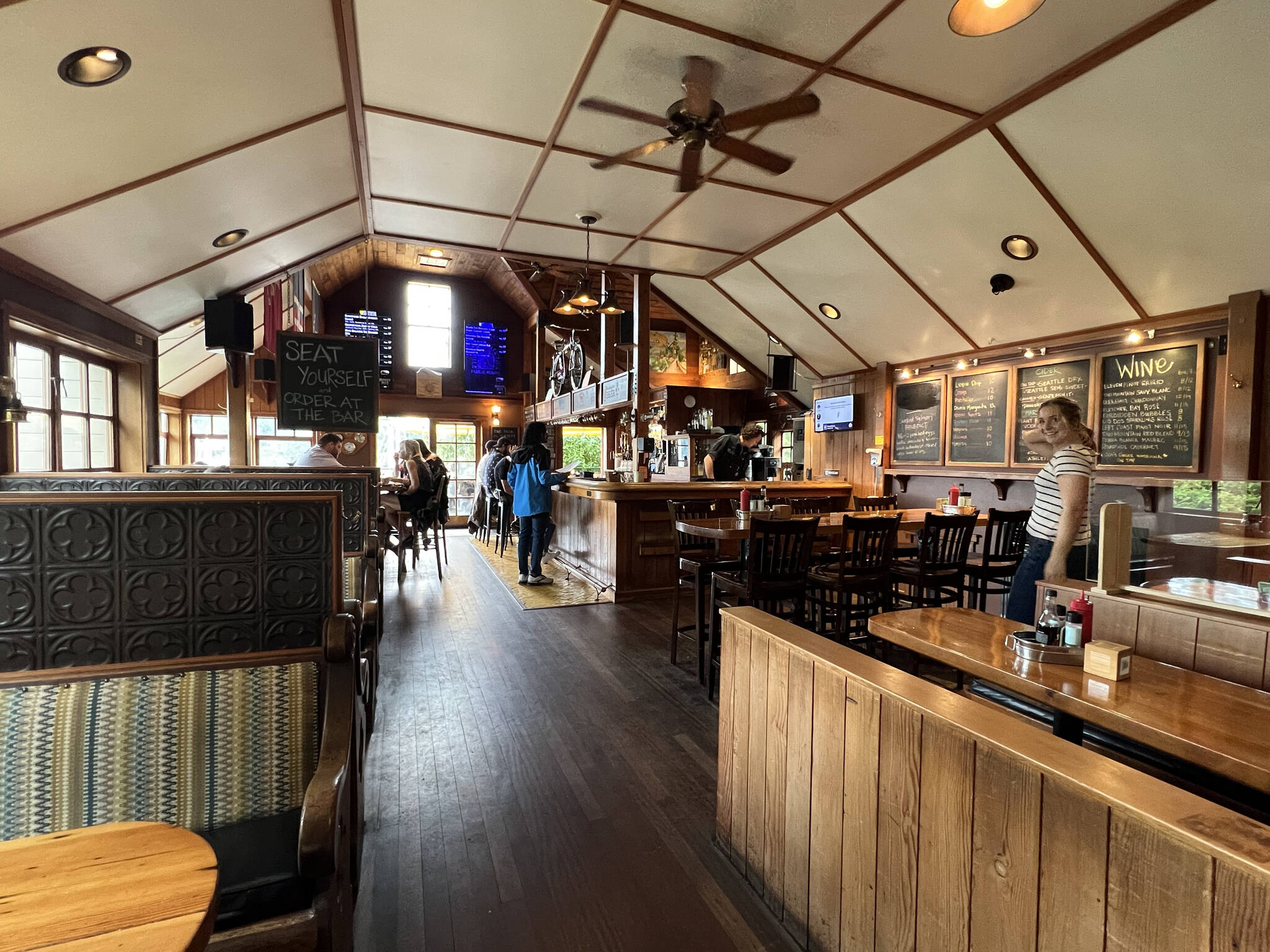 Interior of the Harbour Public House.