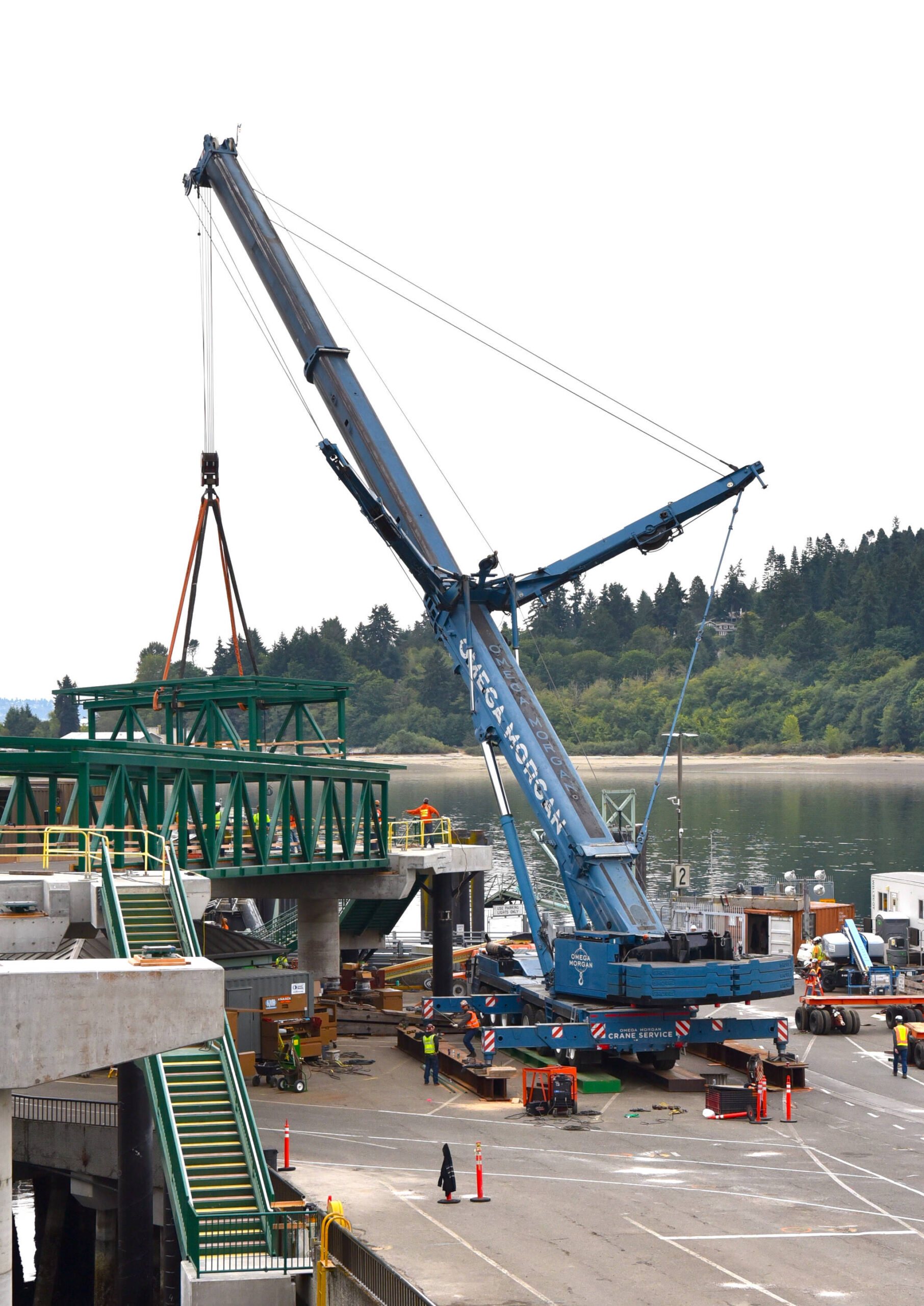 Nancy Treder/Kitsap News Group
Construction work continues at the Bainbridge Island ferry terminal where a second walkway span was set into place the morning of Sept. 11.