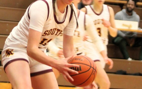 Elisha Meyer/Kitsap News Group Photos
Senior Kamdyn Hagerty looks for an open pass in the first half.