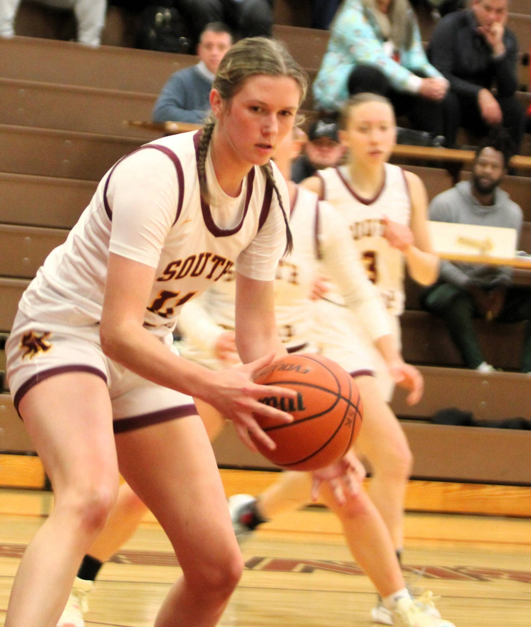 Elisha Meyer/Kitsap News Group Photos
Senior Kamdyn Hagerty looks for an open pass in the first half.