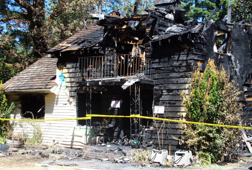 <p>Elisha Meyer/Kitsap News Group</p>
                                <p>A 2022 picture of the house David Knox barricaded himself in when pursued by law enforcement. The house was later considered to be a total loss.</p>