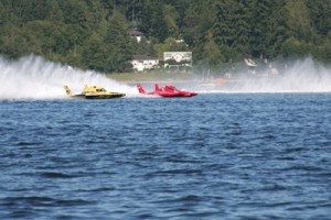 Brian Perkins drove the UL-11 Power Punch/Roxy Radio 94.5 boat