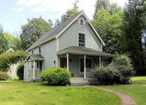 The columnist’s current home lured her back to Kingston.