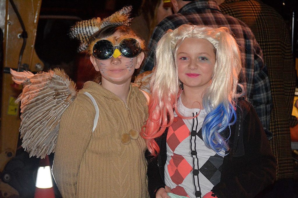 Port Orchard ‘trunk-or-treaters’ celebrate Halloween in style