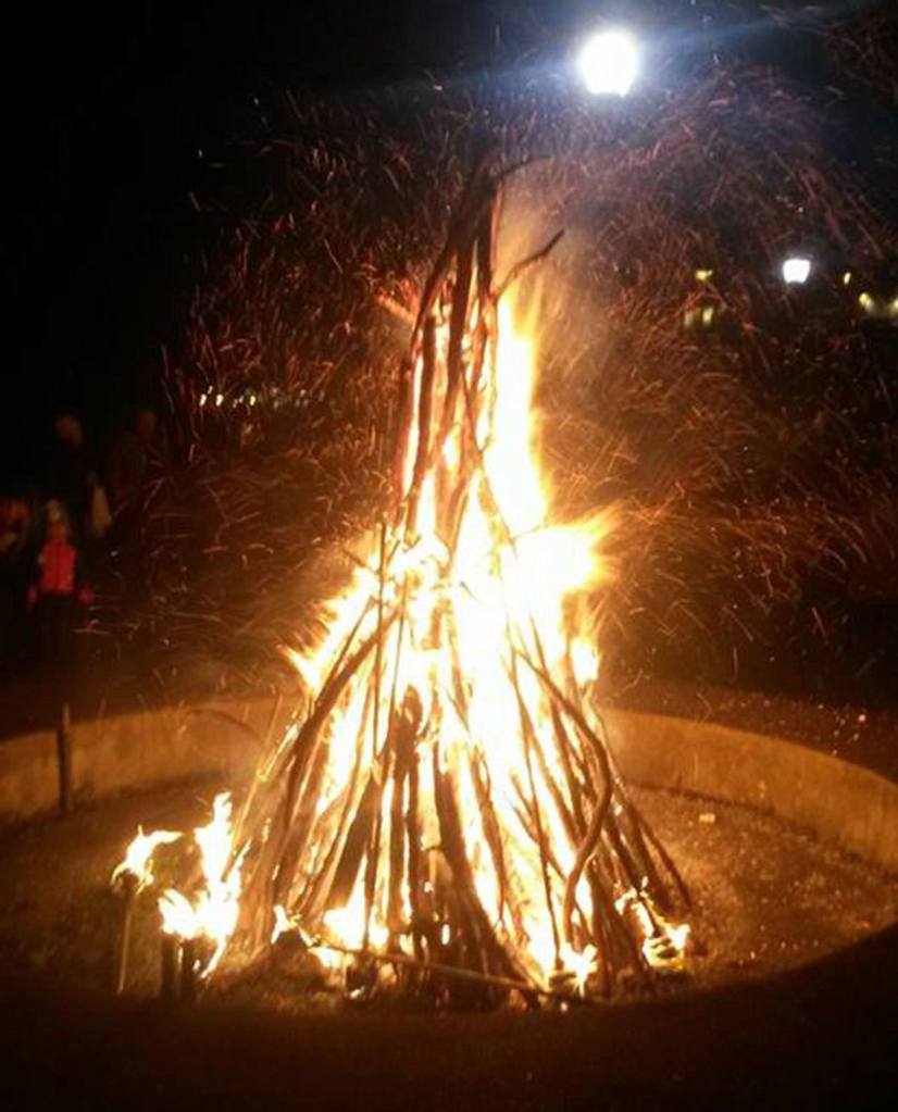 The bonfire warmed those chilled by the low night temperatures during the Julefest celebration, Dec. 3 at Muriel Iverson Williams Waterfront Park. (Angie Donovan/Kitsap News Group correspondent)